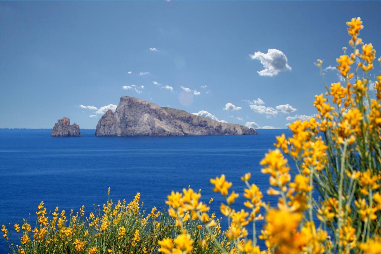 Villa La Ginestra Panarea Exterior foto